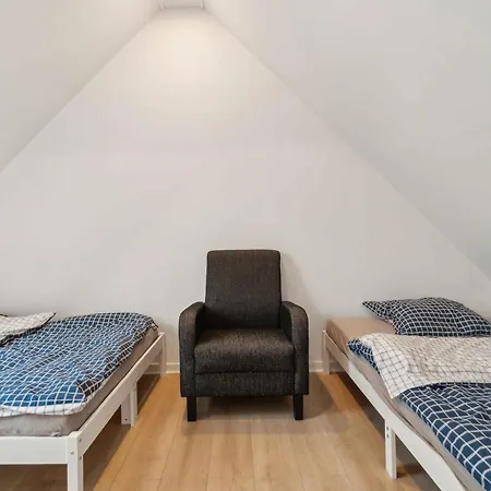 Cosy House Near Forest 아파트