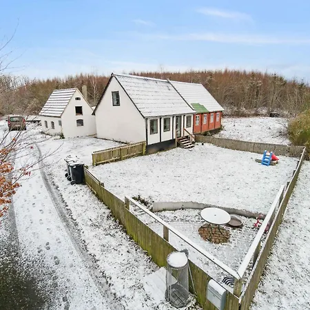 Cosy House Near Forest Rønne