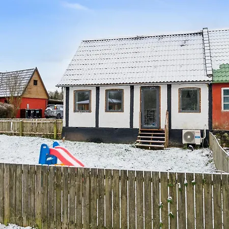 Cosy House Near Forest Apartamento Rønne