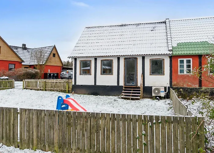 Cosy House Near Forest Rønne